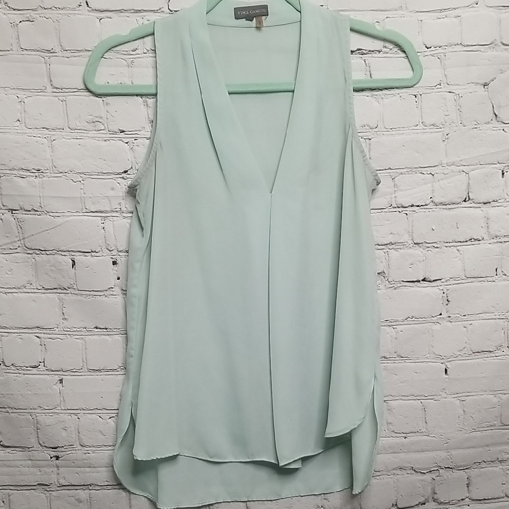 Vince Camuto womens sleeveless top  v-neck size PXS Xsmall EUC